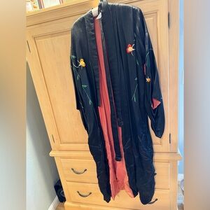 Vintage Authentic Embroidered Black and Red Women's Kimono Robe S/M/L